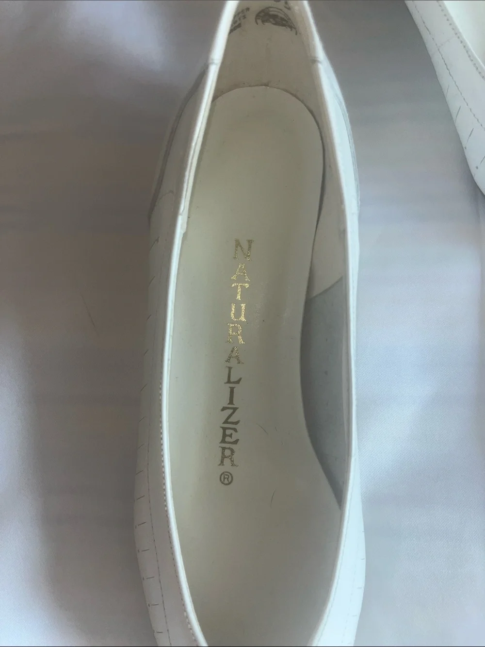 Naturalizer White Leather Pointed‎ Tassel Flats 4 M